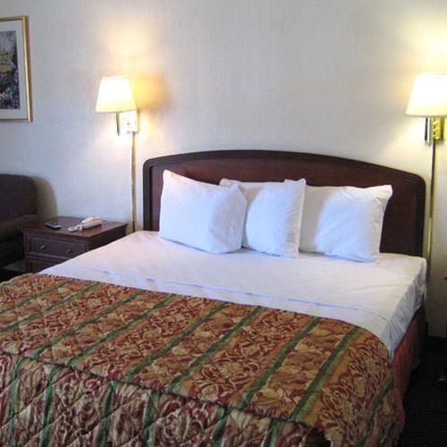Charlotte Express Inn Номер фото