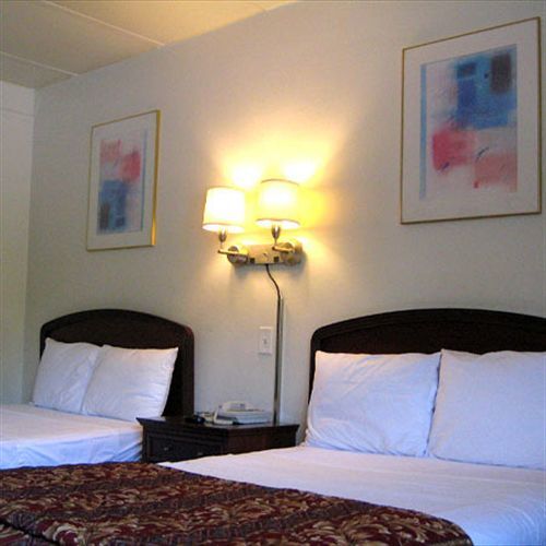 Charlotte Express Inn Экстерьер фото