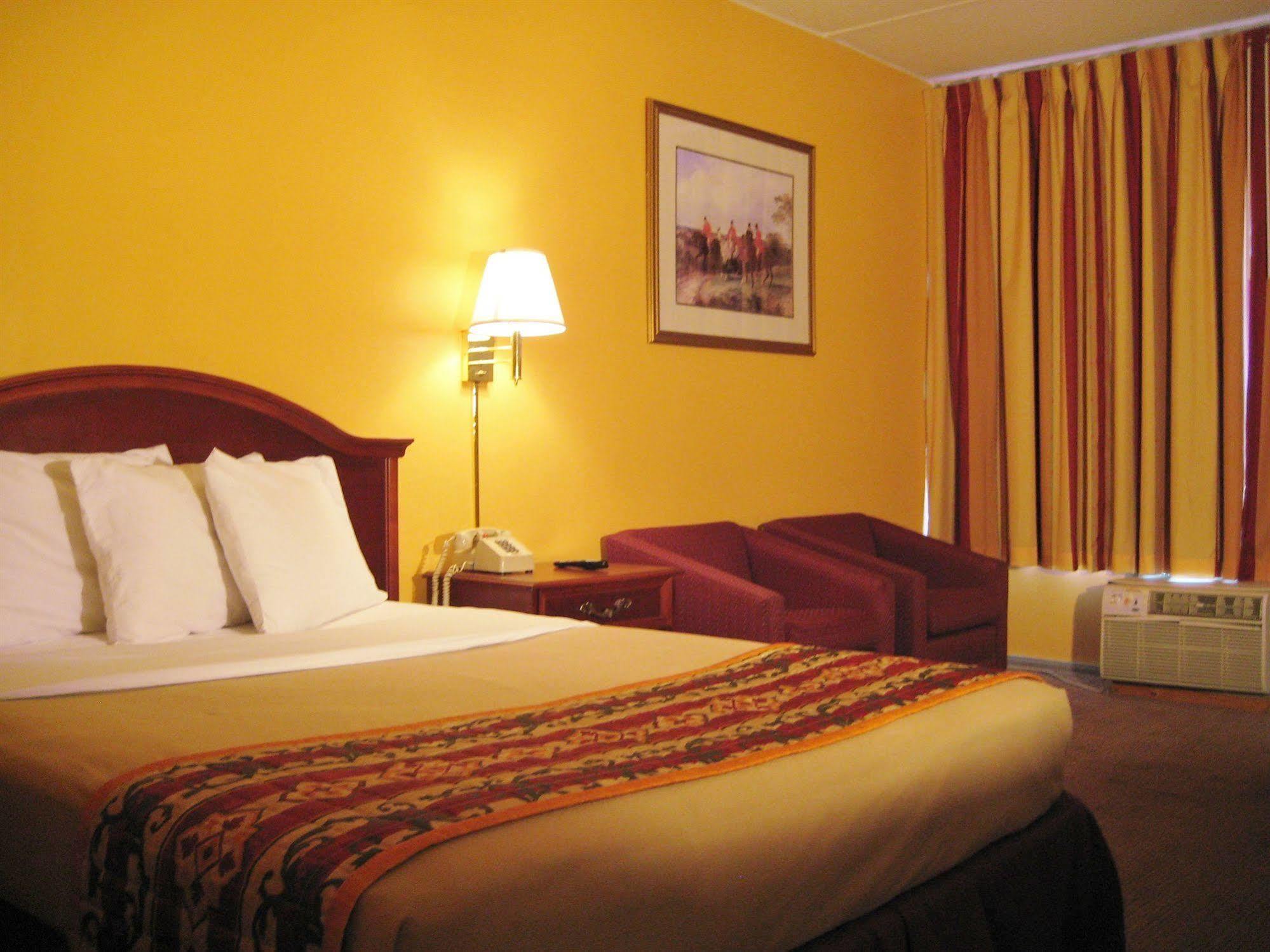 Charlotte Express Inn Экстерьер фото